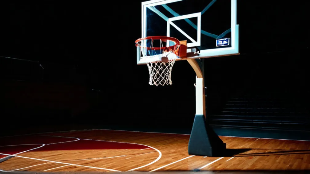 Каліфорнійські «Голден Беарз» зіграють проти 18-ї команди «УКЛА Брюінз»