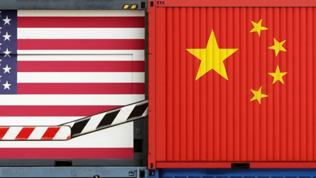 Трамп перекриває шляхи: США закривають двері для китайських товарів