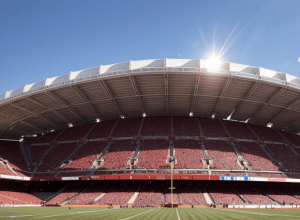 Дерби в Риме под Палящим Солнцем: Сарри Осуждает Перенос Матча из-за Опасений Насилия