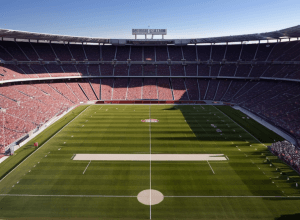 Квотербек Дюкс Данте Мур установил личный рекорд: 4 тачдауна в разгромной победе над Орегон Стэйт