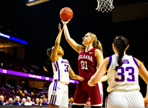 Шоста команда рейтингу "Оклахома" здобула переконливу перемогу над "Вестерн Кароліна"