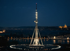 Угорська служба "Радіо Вільна Європа" припинила діяльність через скорочення фінансування США