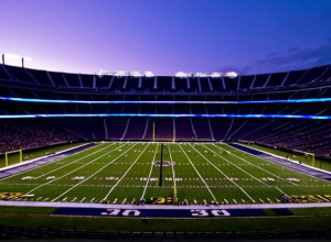 Студентський Американський Футбол: Техас Повертається до Топ-10, ACC Домінує у Топ-25