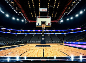 Баскетбольний поєдинок: Charleston Southern проти East Carolina після 20-очкової гри Сри