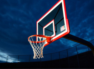 UMBC перемагає Вагнера 71-70 в овертаймі завдяки вирішальному кидку Армстронга