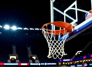 Луїсвілл перемагає Цинциннаті 74-64, Райан Конуелл набирає 25 очок