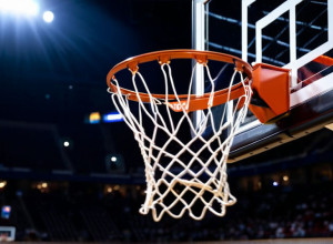 Northern Illinois Тріумфує над Loyola Chicago: Дюкоммюн Набрав 24 Очки у Перемозі 76-59