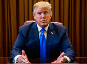 Інвестор Джеймс Фішбек вступає в губернаторську гонку у Флориді, кидаючи виклик ставленику Трампа