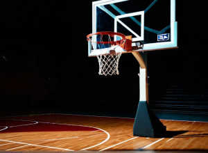 Каліфорнійські «Голден Беарз» зіграють проти 18-ї команди «УКЛА Брюінз»