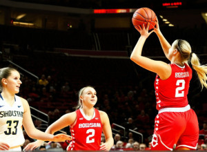 Жіноча команда Огайо Стейт з баскетболу здобула перемогу над Західною Вірджинією