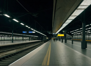 Поліція Парижа поранила чоловіка з ножем на вокзалі Монпарнас