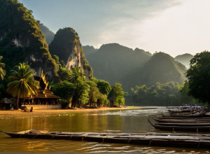 Луанг Прабанг: Духовність та Небезпека – Життя в Місті, Засміченому Нерозірваними Боєприпасами