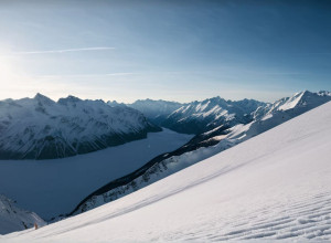 Ейлін Гу тріумфує на дебюті з фріскі у Китаї, вигравши першу Снігову лігу Шауна Уайта