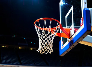 Сент-Пітерс розгромив Ніагару з рахунком 71-43 у баскетбольному матчі