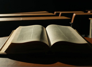 Викладача Університету Оклахоми відсторонили через есе про гендер на основі Біблії