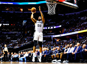 Вирішальний блок-шот Корнета приніс «Спёрс» перемогу над «Меджик»