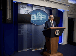 Молода журналістка з підтримкою Трампа отримала акредитацію у Білому домі