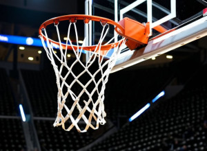 Північна Дакота домінує над Мейвілл Стейт 128-58, Кертіс набирає 22 очки