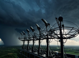 BBC вибачилася перед Дональдом Трампом, але зіткнулася з багатомільярдним позовом та внутрішньою кризою