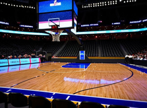 Coastal Carolina Тріумфує над North Dakota 75-58: Блискуча Гра Ей-Джея Денсіера з 31 Очком