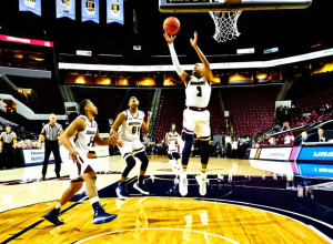 UMass пропускает у Толедо после подачи Bettiol на 25 очков