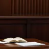 Судья счел закон о задержании мигрантов, вероятно, неконституционным