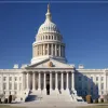 Образ "губернатора-матери": новая стратегия Кэти Хокул на выборах