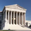 Верховный суд США рассмотрит дело о гражданстве по праву рождения и полномочиях судей