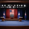 Умеренные демократы США обвинили "левое крыло" в подрыве позиций партии на конференции