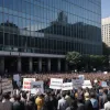 Протест в Нью-Йорке: Демонстранты собрались у штаб-квартиры ICE