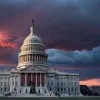 Битва за Сенат США 2026: Республиканцы сталкиваются с внутренними проблемами на фоне благоприятных прогнозов