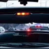 Жестокое задержание в США: полиция разбила окно и избила водителя, момент попал на видео