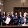 Трамп подписал закон о сокращении налогов и расходов на пикнике у Белого дома